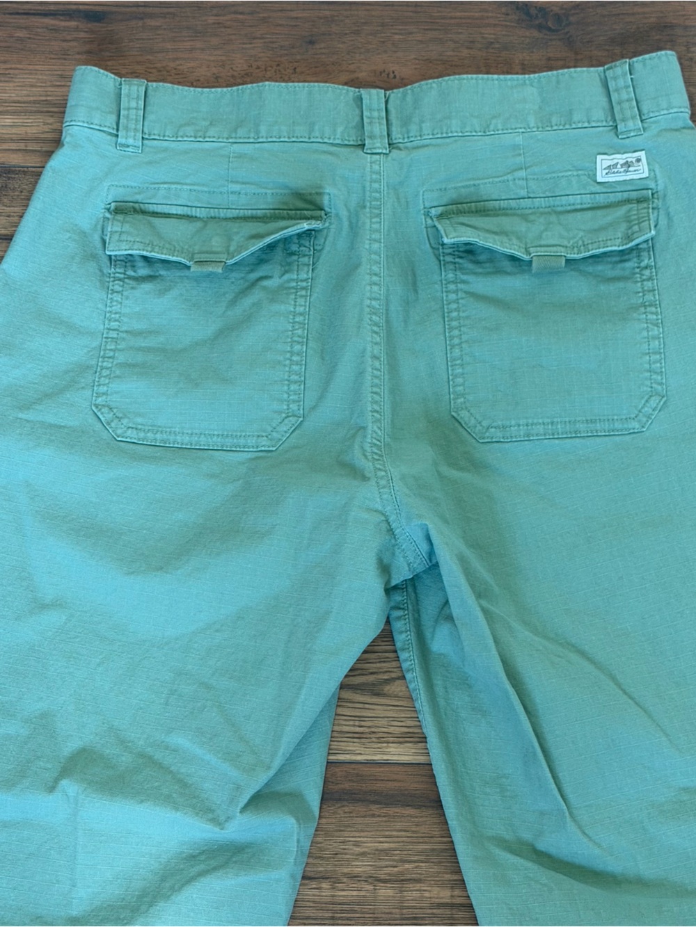 Eddie Bauer Womens Green Chinos Straight Leg Pants 10 Tall EUC Hiking Outdoor - Picture 7 of 8